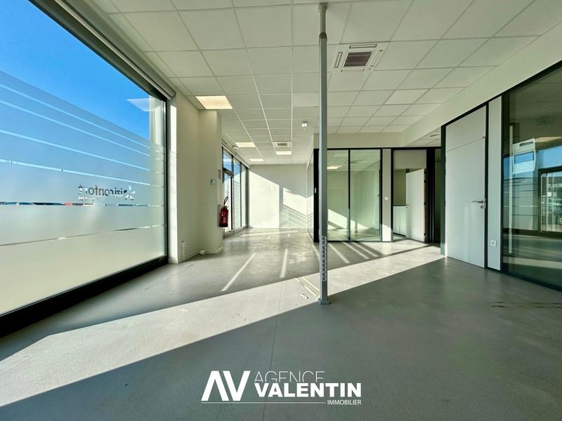 Local commercial - 215 m²