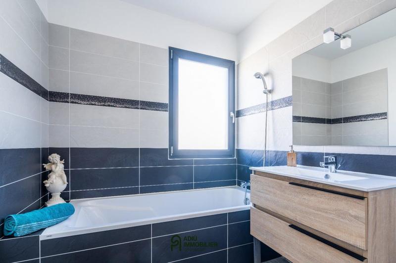 Villa - 90 m² - 4 pièces