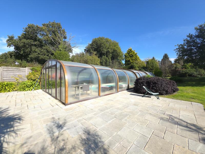 Maison - 218 m² - 9 pièces