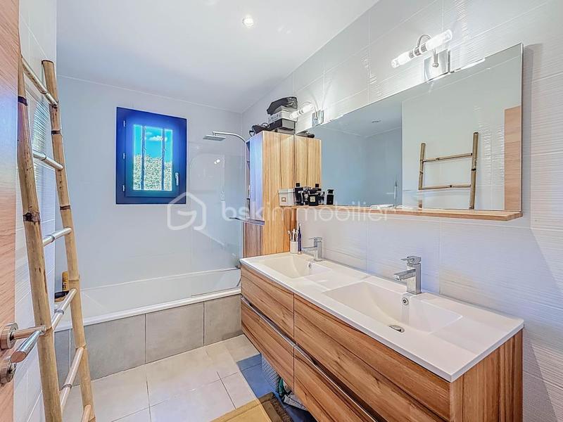 Villa - 136 m² - 6 pièces