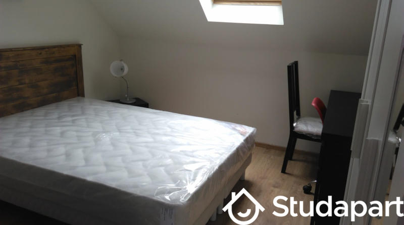 Chambre - 11 m² - 1 pièce