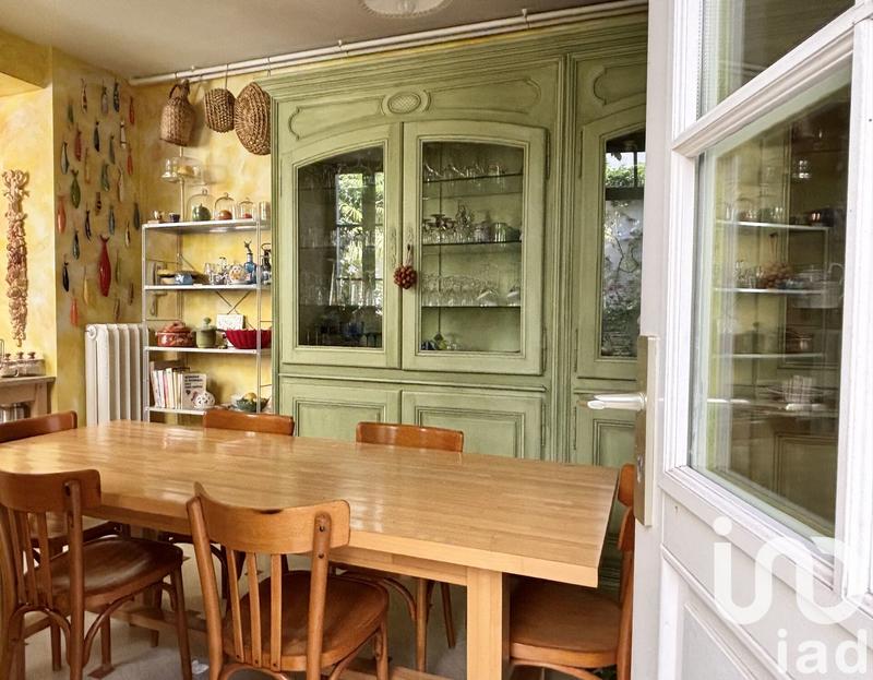 Maison - 286 m² - 11 pièces