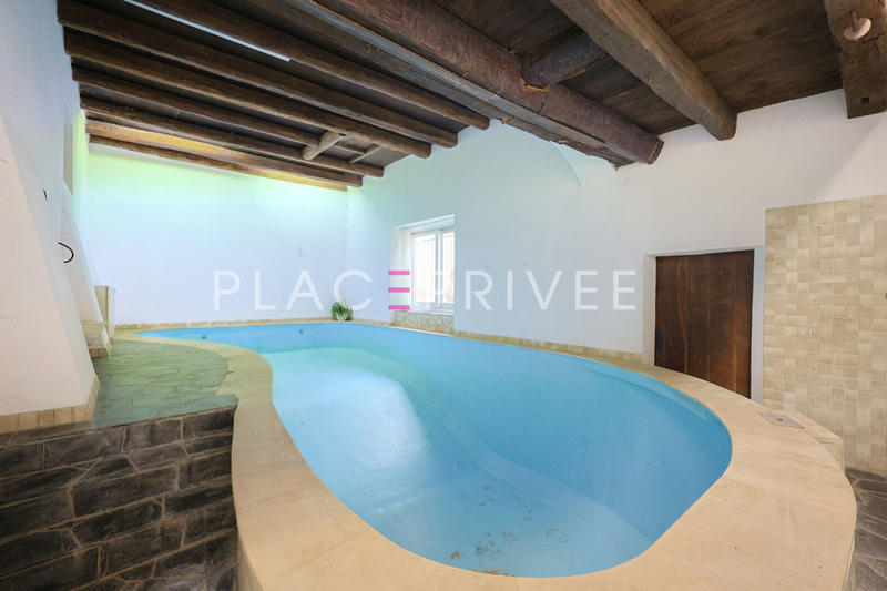 Demeure - 485 m² - 19 pièces