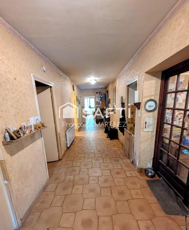 Maison - 250 m² - 8 pièces