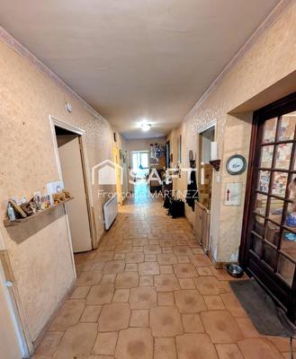 Maison - 250 m² - 8 pièces