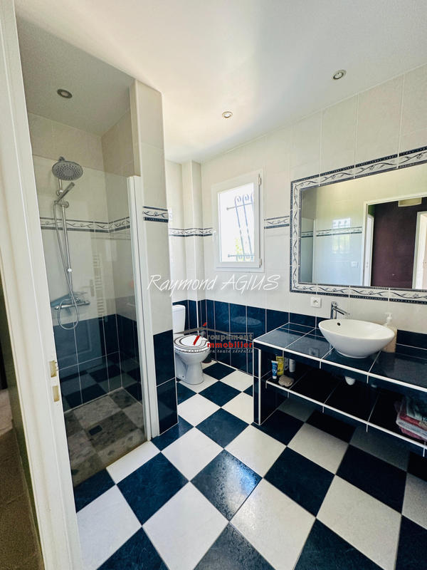 Maison - 200 m² - 8 pièces