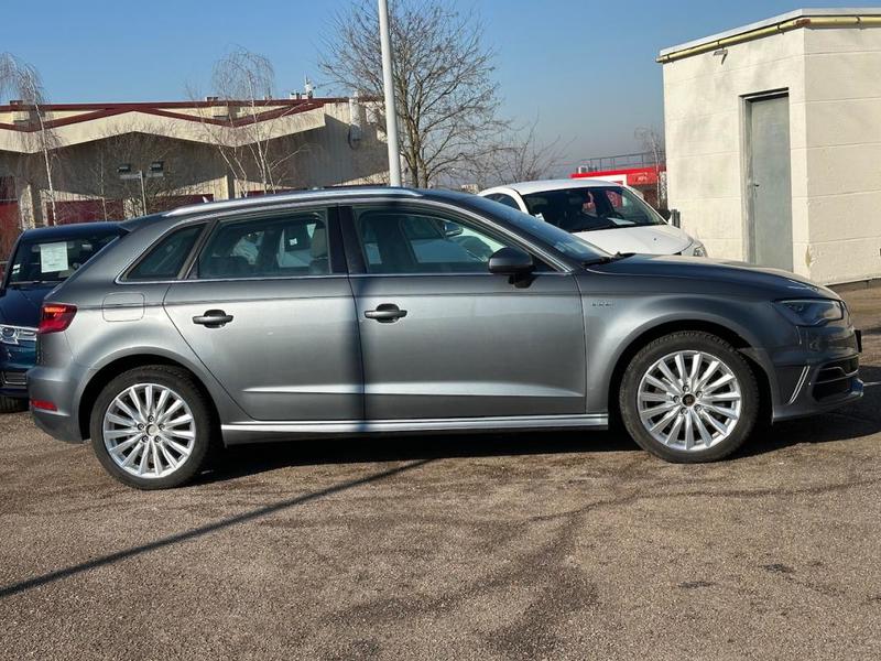 Audi A3 III Sportback 1.4 Tfsi E-Tron 204 Ambiente s tronic