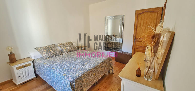 Maison - 220 m² - 9 pièces