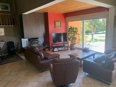 Maison - 204 m² - 7 pièces