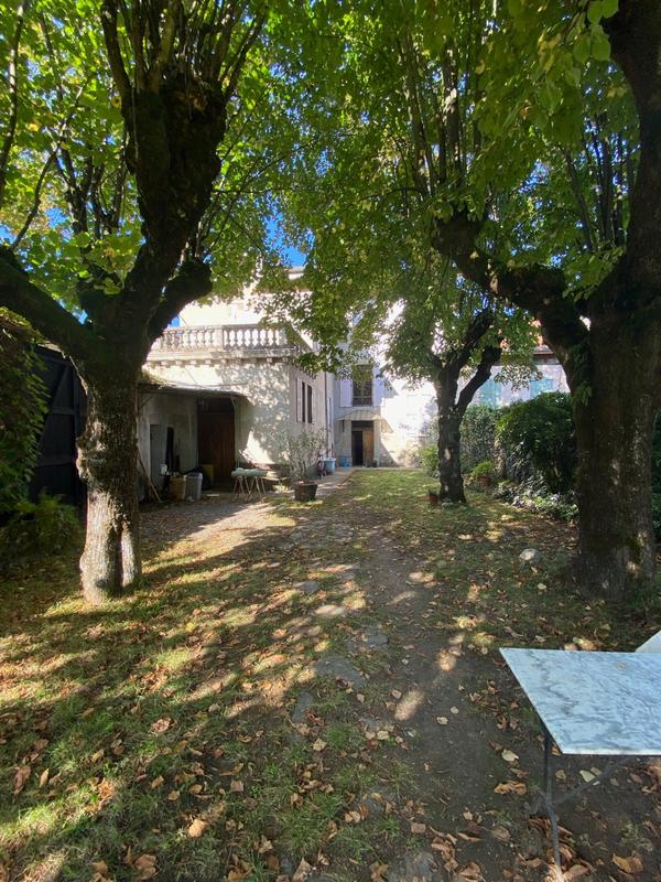 Maison - 410 m² - 11 pièces