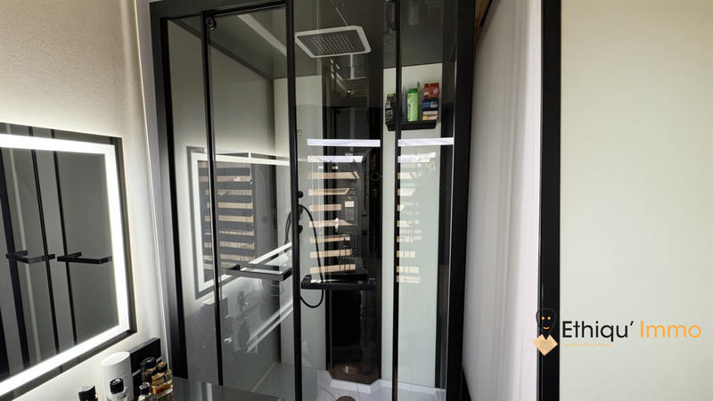 Maison - 174 m² - 7 pièces