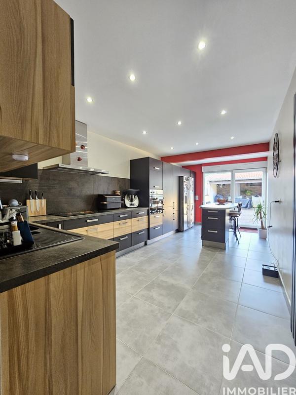 Maison - 180 m² - 5 pièces