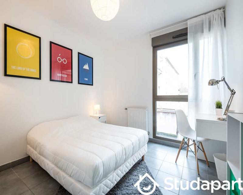 Chambre - 90 m² - 1 pièce