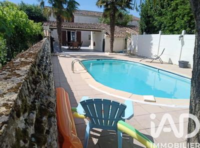 Maison - 200 m² - 6 pièces