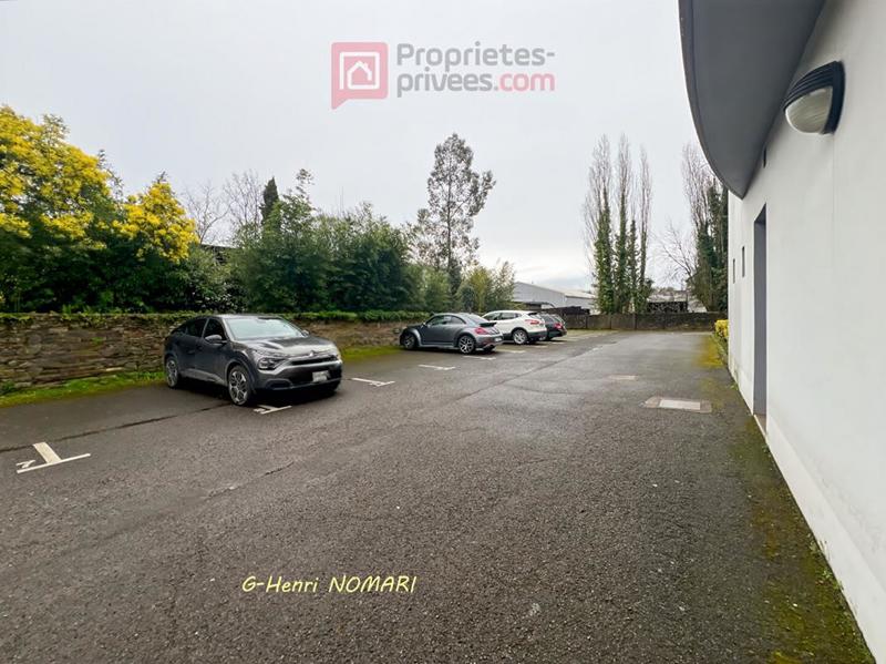 Parking / Garage - 230 m²