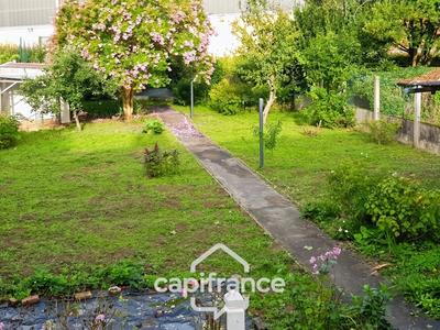 Maison - 94 m² - 6 pièces