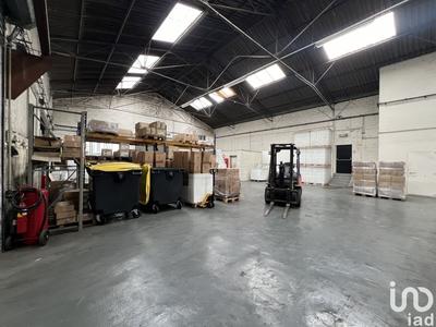 Local commercial - 1 300 m²