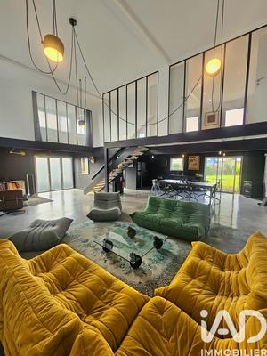 Maison - 286 m² - 5 pièces