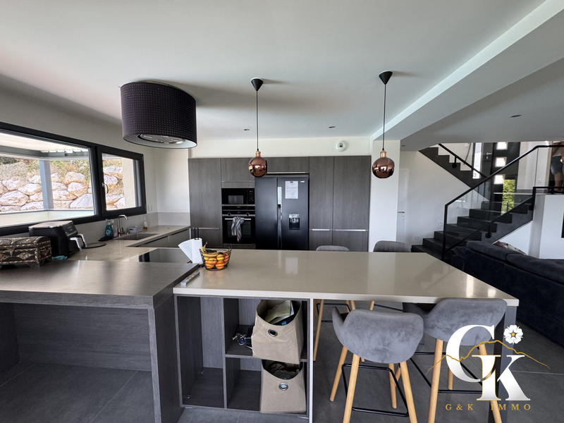 Maison - 160 m² - 6 pièces