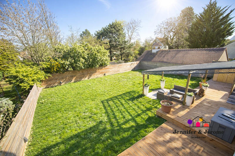 Maison - 267 m² - 9 pièces