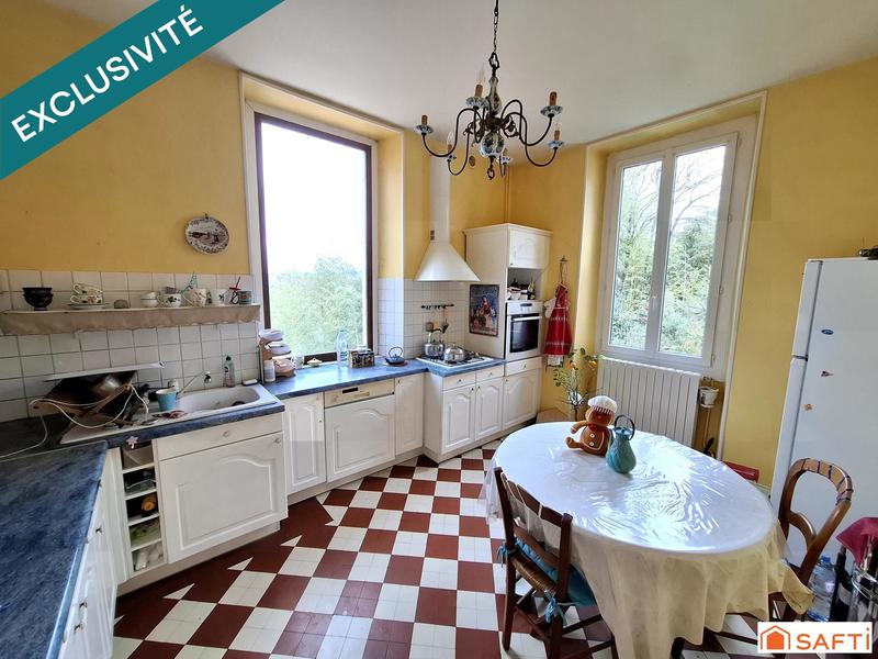 Maison - 240 m² - 10 pièces