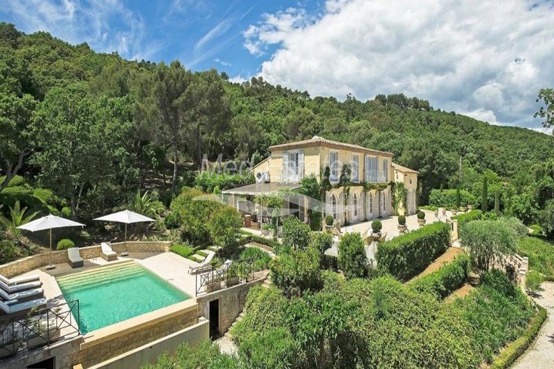 Villa - 250 m² - 5 pièces