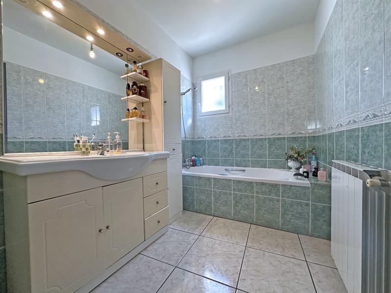 Villa - 179 m² - 6 pièces