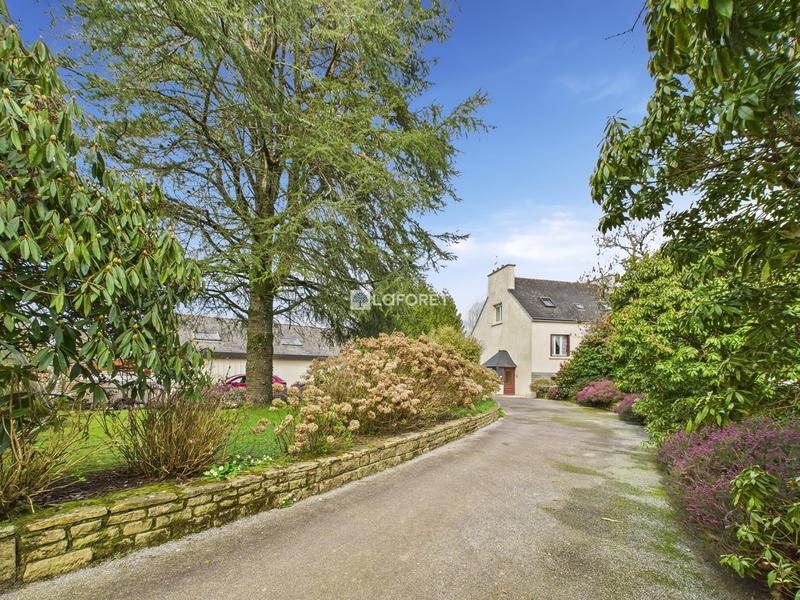 Maison - 157 m² - 8 pièces