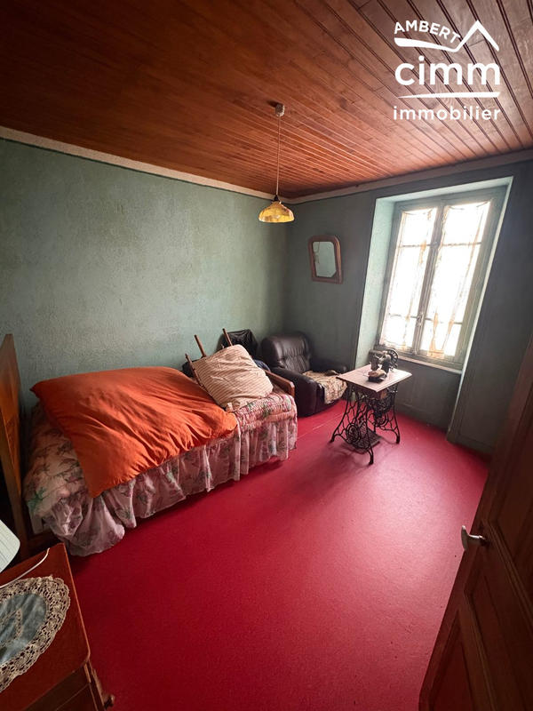 Maison - 111 m² - 8 pièces