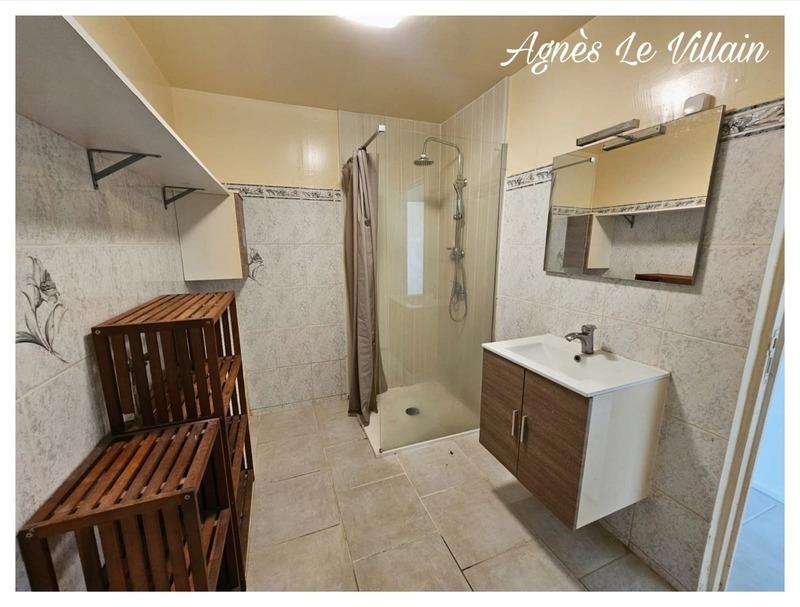 Maison - 182 m² - 9 pièces