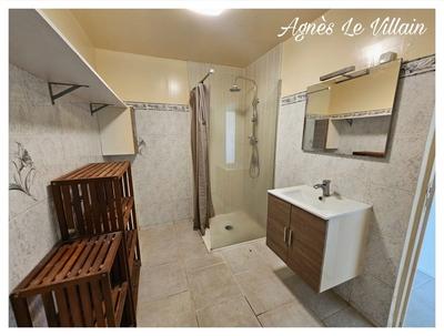 Maison - 182 m² - 9 pièces