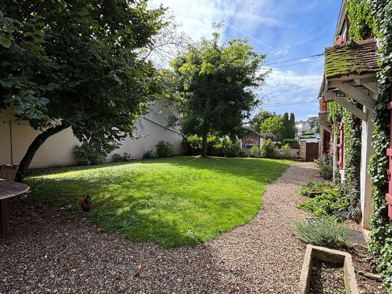 Maison - 215 m² - 7 pièces