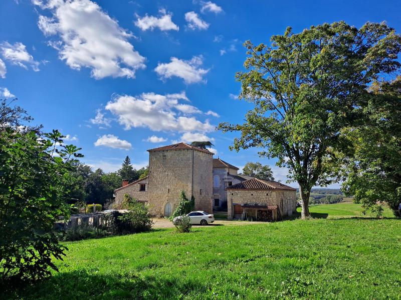 Maison - 220 m² - 8 pièces