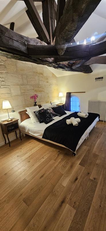 Maison - 342 m² - 8 pièces