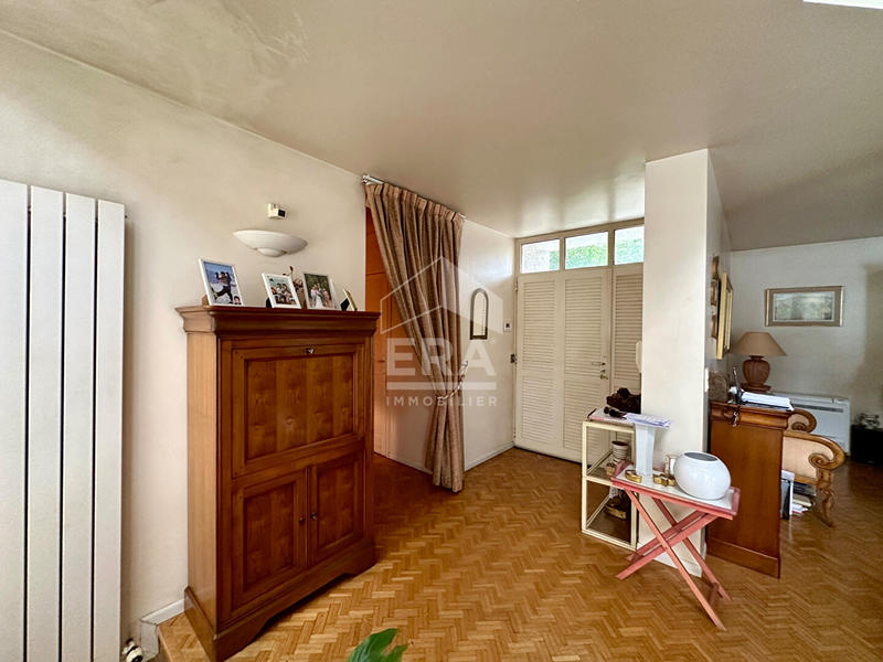 Maison - 228 m² - 8 pièces