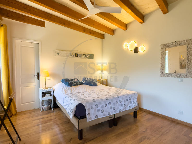 Maison - 198 m² - 6 pièces