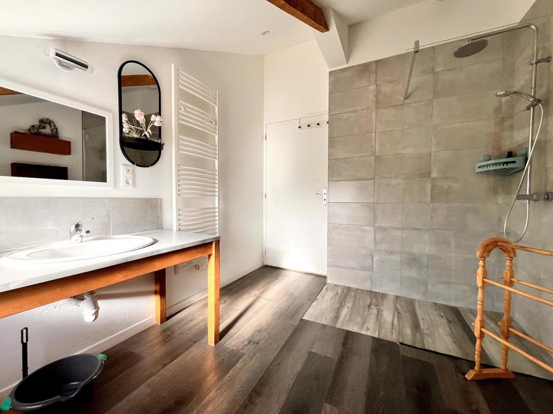 Maison - 324 m² - 11 pièces