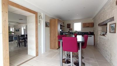 Maison en pierre - 200 m² - 6 pièces