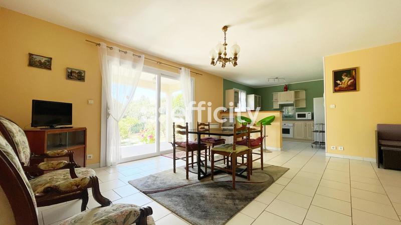 Maison - 93 m² - 5 pièces