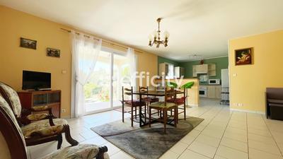 Maison - 93 m² - 5 pièces