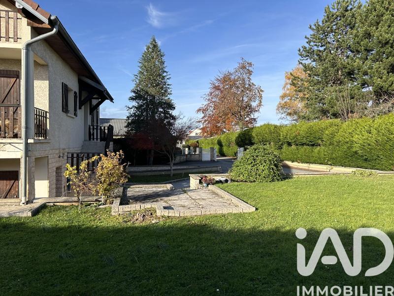 Maison - 243 m² - 7 pièces