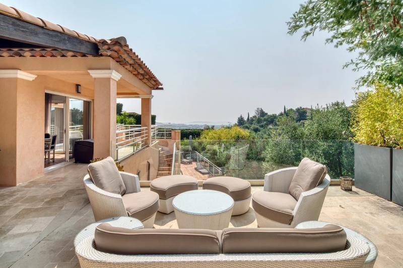 Villa - 221 m² - 5 pièces