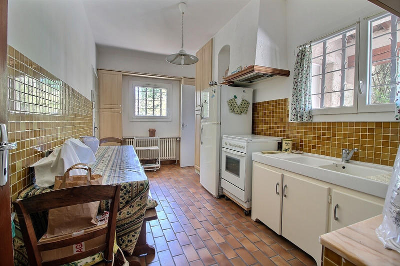 Maison - 204 m² - 9 pièces