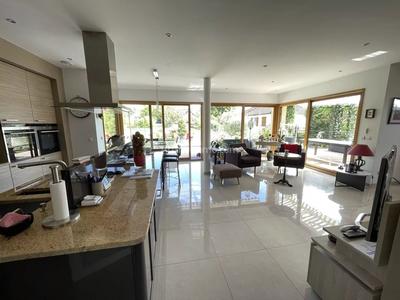 Maison - 197 m² - 7 pièces