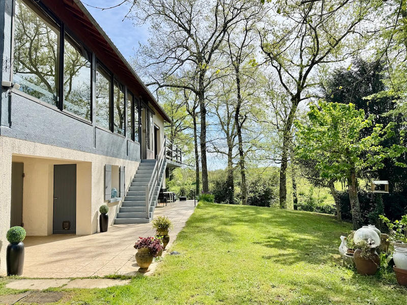 Maison - 211 m² - 8 pièces