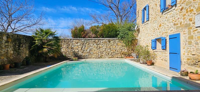 Maison - 220 m² - 8 pièces