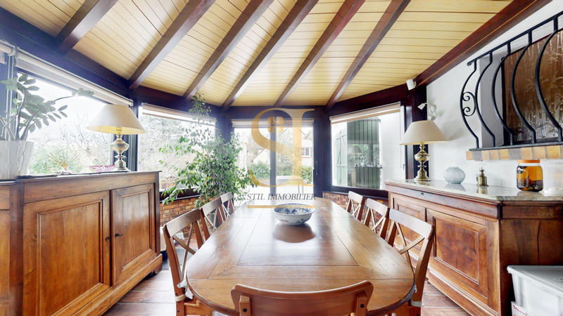 Maison - 228 m² - 7 pièces