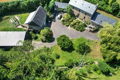 Maison - 233 m² - 9 pièces