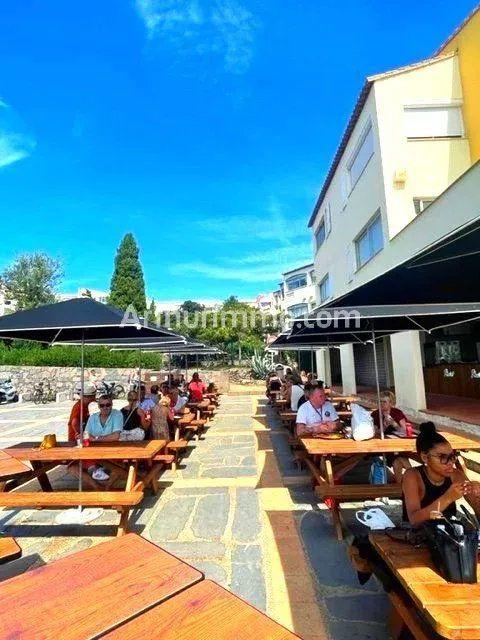 Magasins - 210 m² - 5 pièces