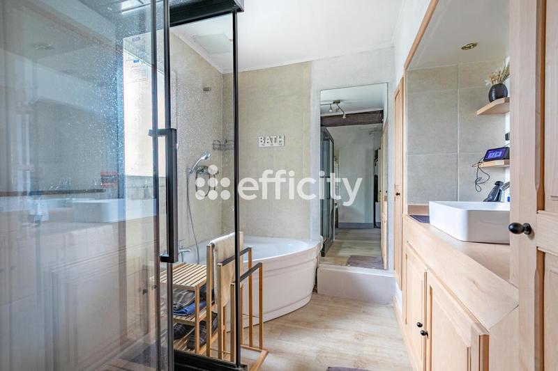 Maison - 165 m² - 7 pièces